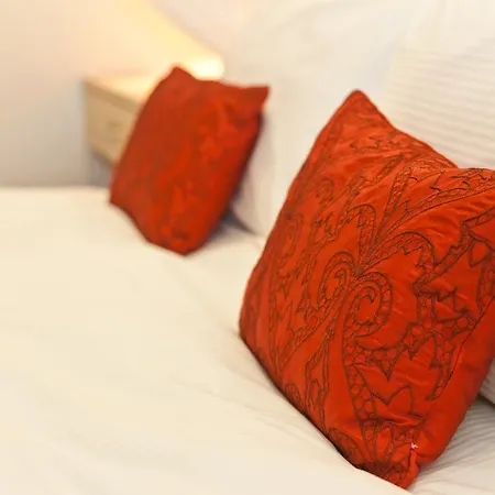 The Glen 4* Кендал